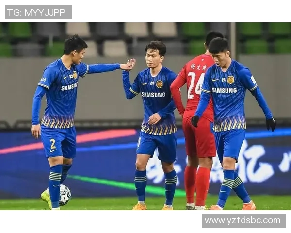 纽波特与莱切城激战正酣比分悬念迭起引发球迷热议