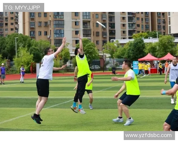 重庆飞盘队荣登飞盘节奏排行榜第六名展现出色实力与团队精神 重庆飞盘队荣登飞盘节奏排行榜第六名展现出色实力与团队精神