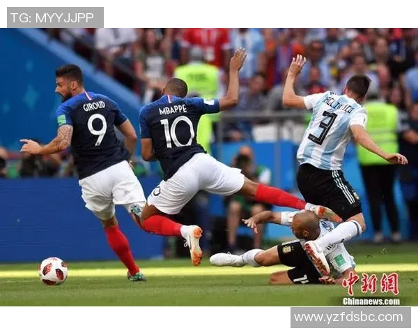 骨头与科米尔的对决谁能称霸赛场的巅峰之战 骨头与科米尔的对决谁能称霸赛场的巅峰之战