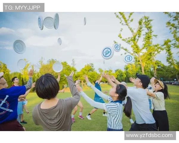 飞盘之光:深入解析深圳飞盘队员的独特技能与团队协作 飞盘之光:深入解析深圳飞盘队员的独特技能与团队协作