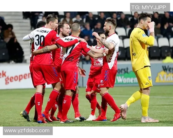 乌德勒与特温特的激烈对决揭示荷甲联赛新格局与球队未来发展潜力