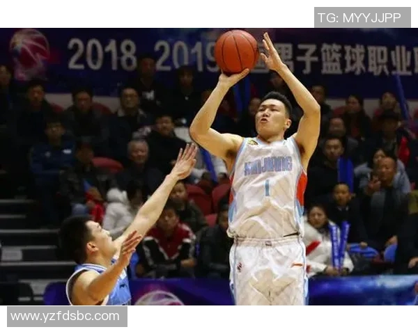 李根:从篮球场上的拼搏者到社会责任的践行者的成长之路 李根:从篮球场上的拼搏者到社会责任的践行者的成长之路